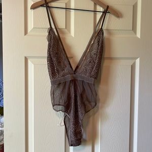 Victoria’s Secret teddy M bodysuit